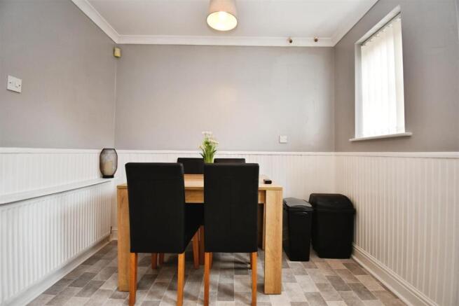 3 bed Semi-Detached for sale Image 7