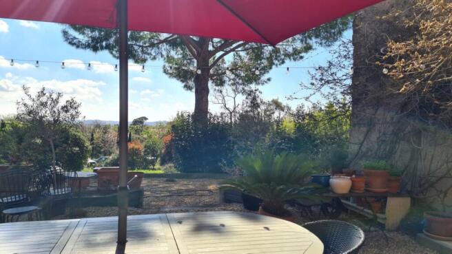 terrasse devant la cuisine