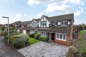 9, Rosewood Way, West End, Woking GU24 9PF