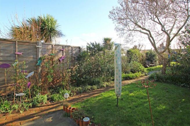 8NR - Garden 1.jpg