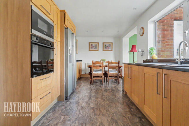 4 bed Semi-Detached for sale Image 6