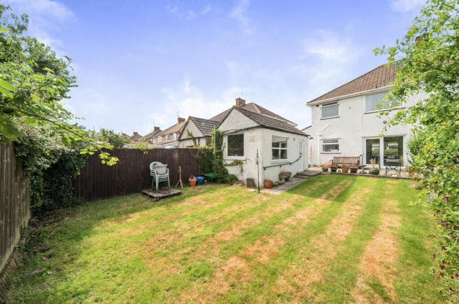 Hampton Court Road, Penylan, Cardiff photo 4