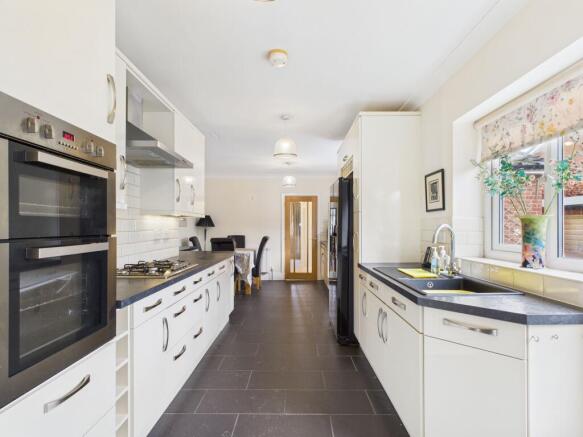 3 bed Detached Bungalow for sale Image 6