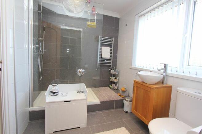 Family Shower Room (Jack & Jill t...