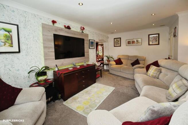 4 bed Detached for sale Image 5