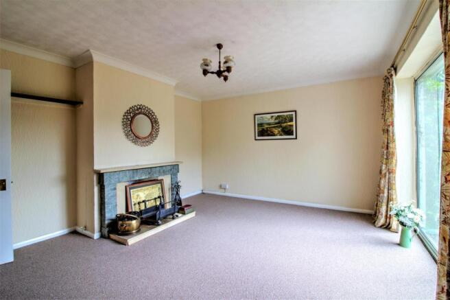 lounge 1.jpg