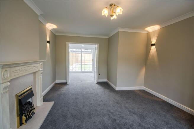 Living Room (2)