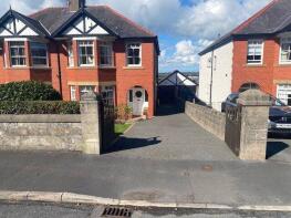 Llanarth, St David's Road, Caernarfon LL55 1BH