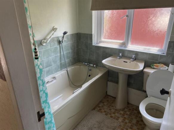 Upstairs Family Bathroom