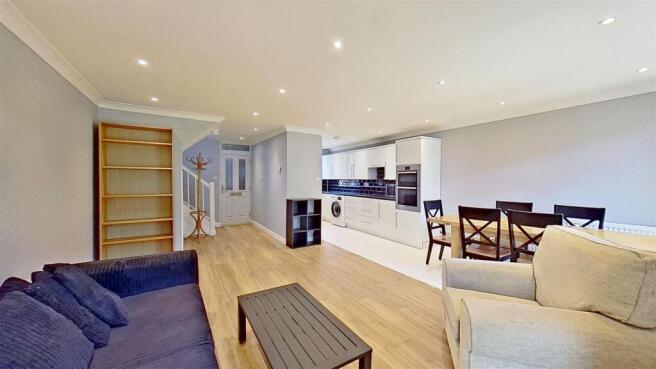 Garratt-Lane-Wandsworth-SW18-04242026_142435.jpg