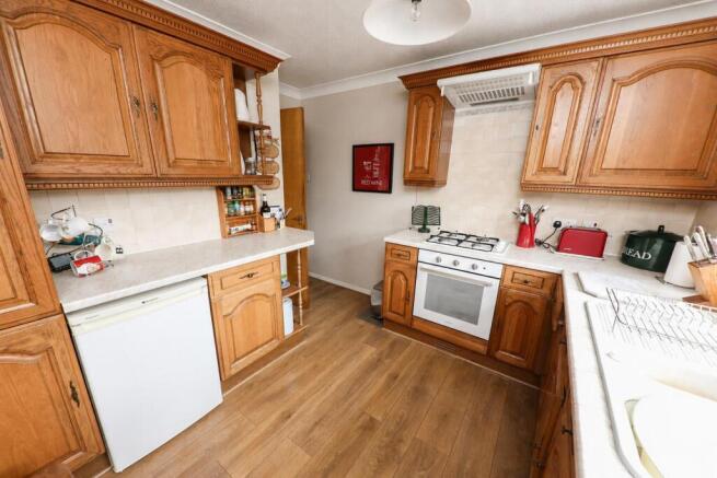 4 bed Detached for sale Image 7