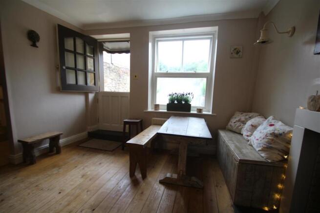 Dining area.JPG