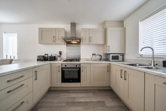 1428773-7-69b40d3285118