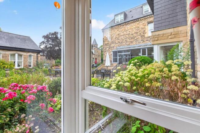 2 bed Apartment for sale Image 3