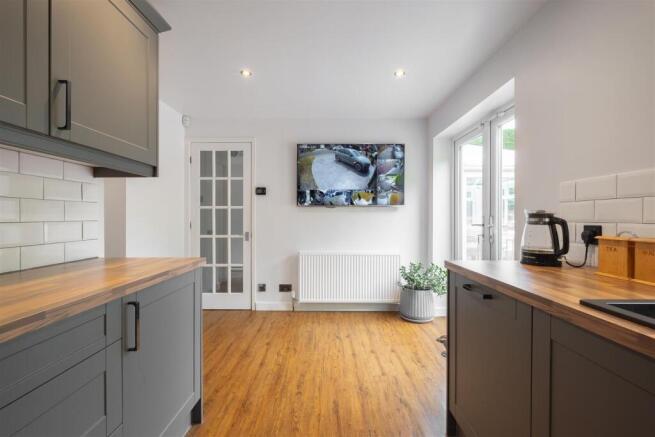 4 bed Detached for sale Image 4