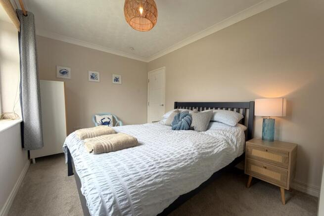 3 bed Ground Flat for sale Image 12
