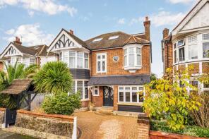 18, Kingsbridge Avenue, London W3 9AJ