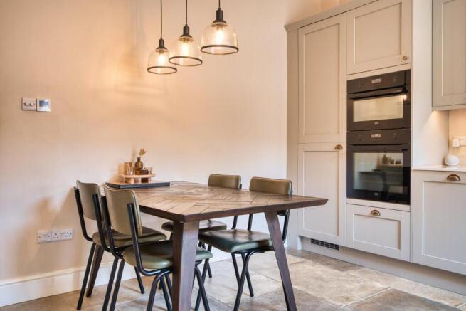 3 bed Terraced for sale Image 4