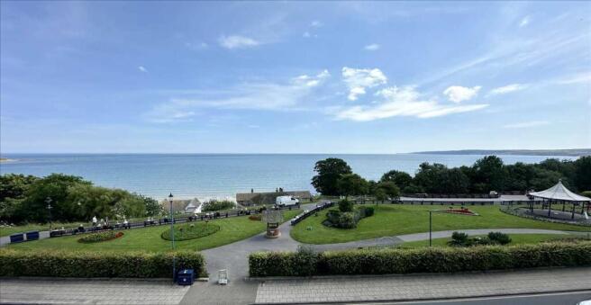 3 bed Flat for sale Image 7