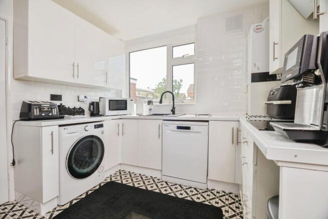 3 bed Semi-Detached for sale Image 6