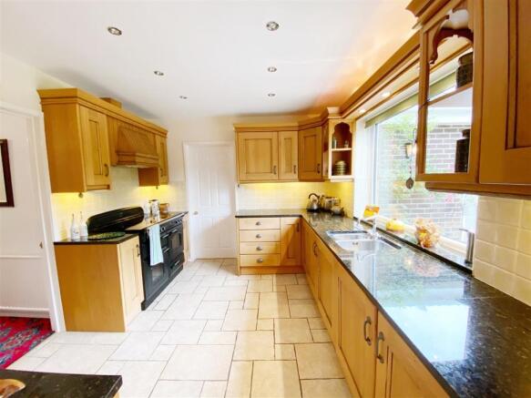 Kitchen pic 3.jpg