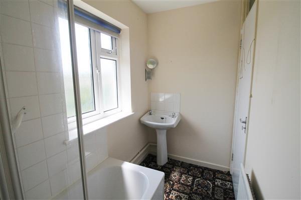 Bathroom Image 2
