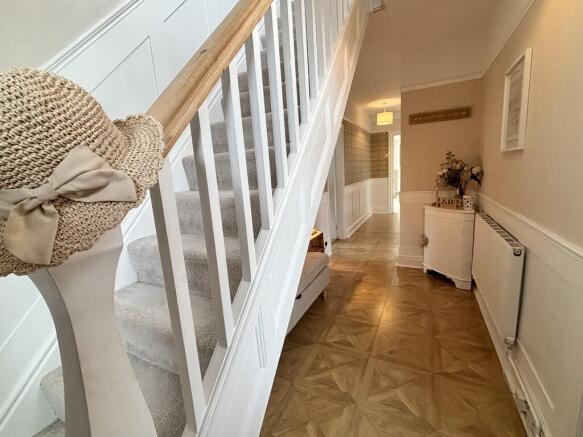 4 bed Detached for sale Image 4