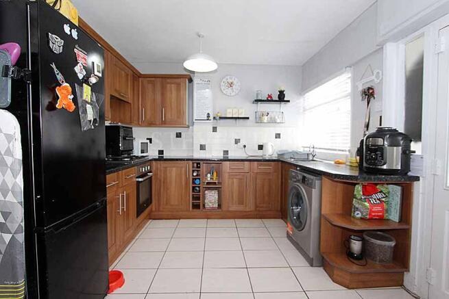 44, Telford Gardens, Merry Hill, Wolverhampton, WV3 photo 5