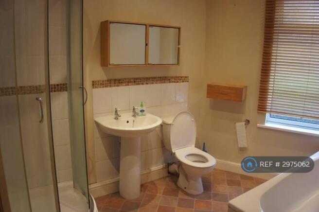 1 bed House Share to rent Image 6
