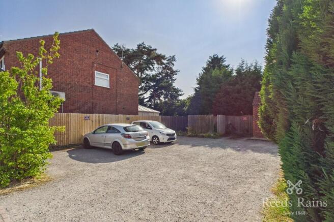 1 bed House for sale Image 6