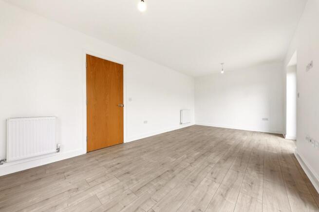 4 bed Detached for sale Image 5