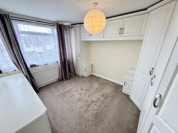 90 Broadacres - B...