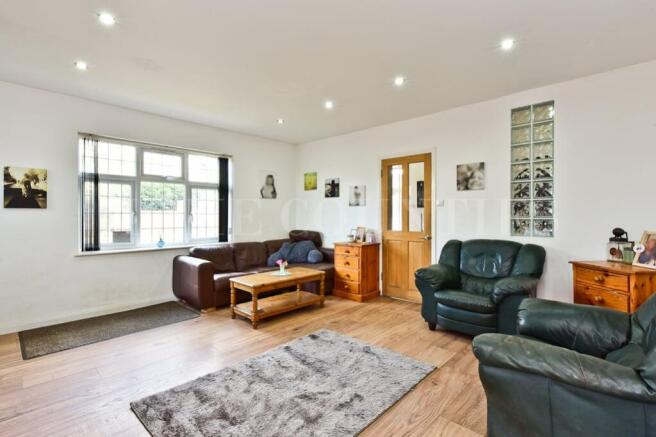 The Walk, Potters Bar, EN6 photo 4