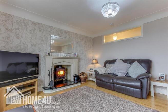 LOUNGE: