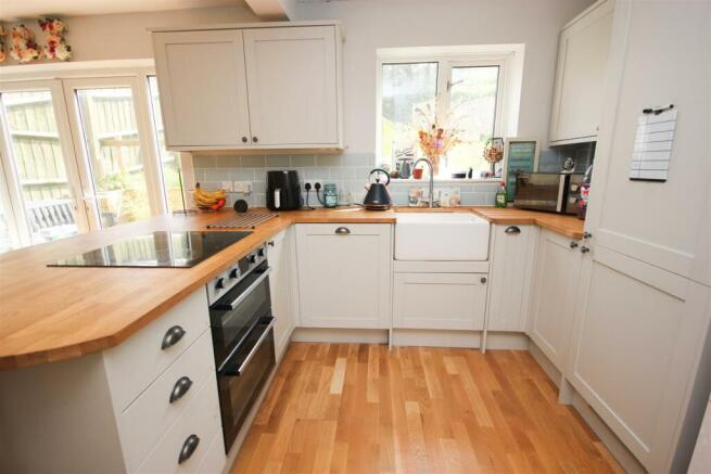 kitchen 1.JPG