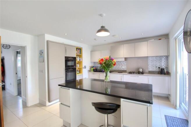 4 bed Detached for sale Image 5