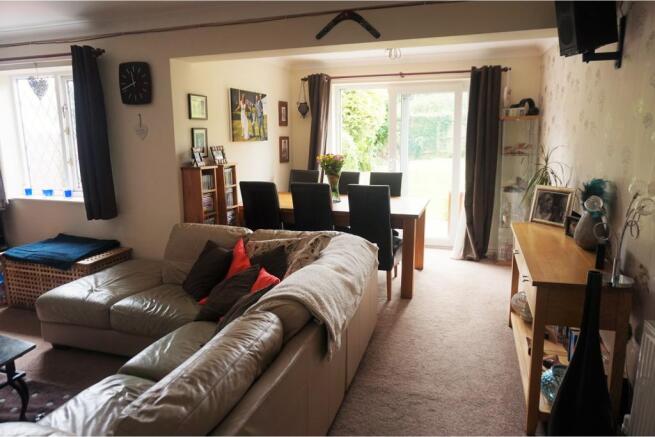 Lounge/Dining Room