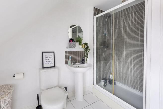 En-Suite Bathroom