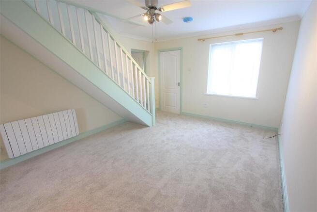 108 Kingsley Court Lounge