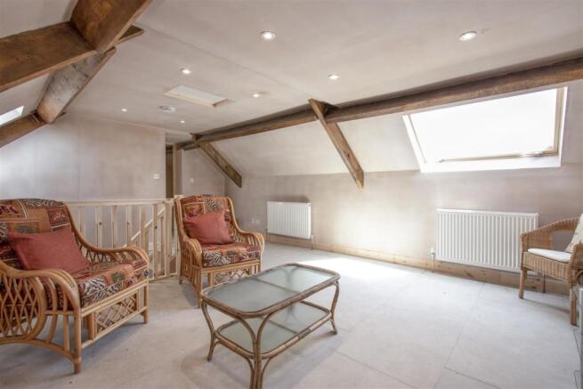Living Room3.jpg