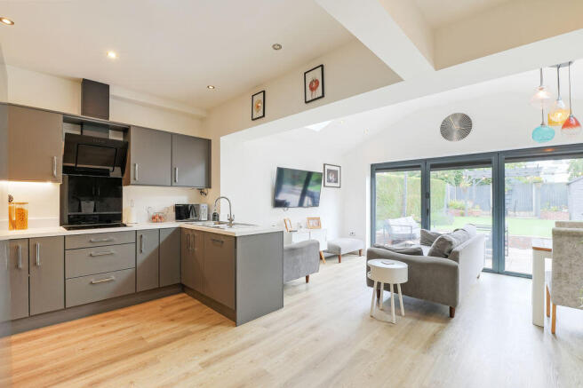 3 bed Semi-Detached to rent in sheffield
