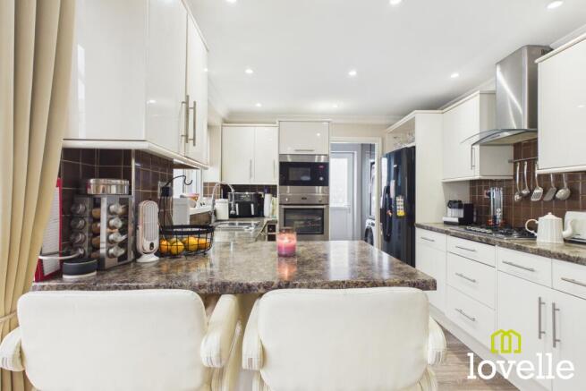 3 bed Detached for sale Image 7