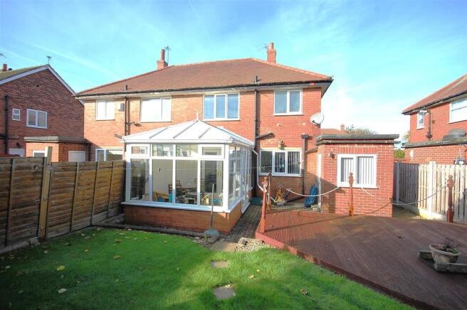 9westbourneavenueGARDENVIEW2.JPG