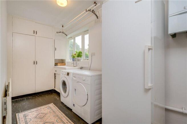 4 bed Semi-Detached for sale Image 7