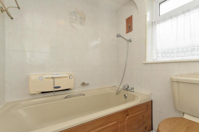 Gor-Bathroom.jpg