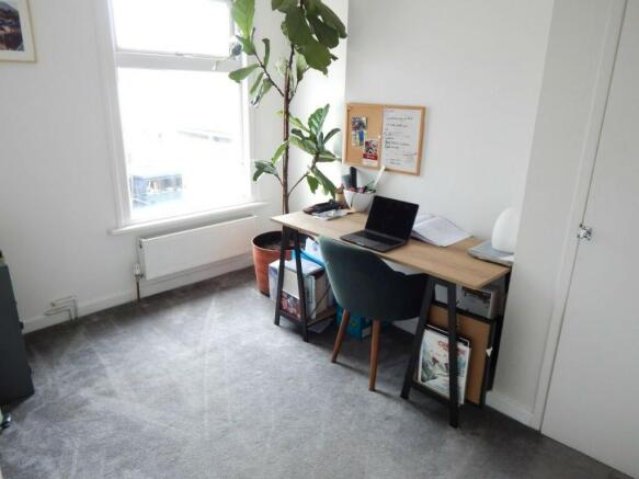 BEDROOM 2