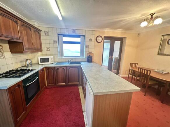3 bed Semi-Detached for sale Image 6