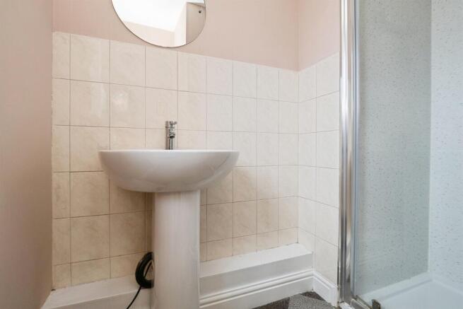 3 bed Terraced for sale Image 9