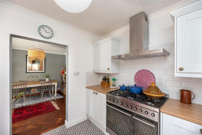 Further view of kitchen
