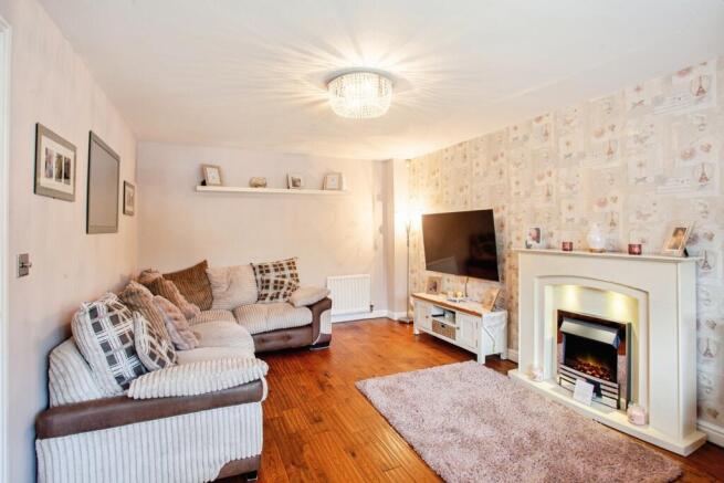 4 bed Detached for sale Image 4